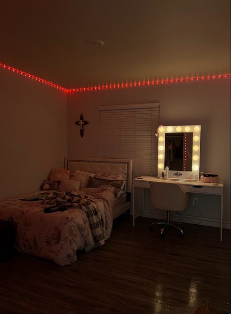 Latina Room, Chola Aesthetic, Dark Room, Room Inspiration Bedroom, Aesthetic Bedroom, Dream Room, New Room, Room Inspiration, Apartment Decor