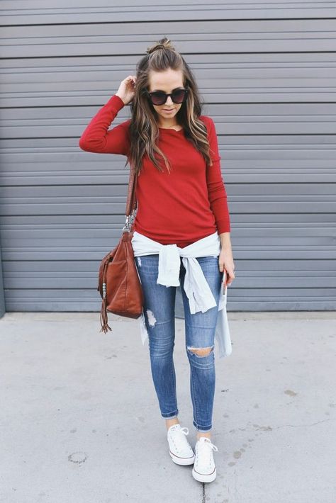 THREE WAYS TO TRY THE DENIM ON DENIM TREND How To Wear White Converse, Red Shirt Outfits, Modest Black Dress, Converse Style Women, White Converse Outfits, Outstanding Outfits, Converse Outfits, Style Converse, Mom Jeans Outfit