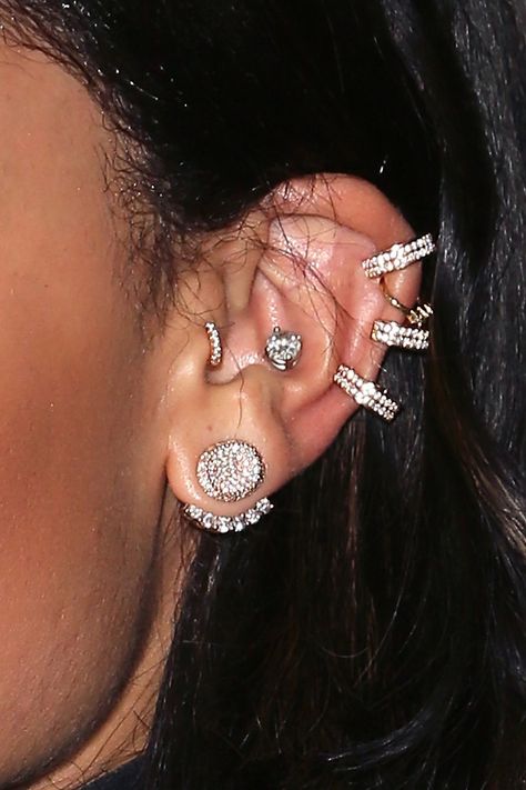 Dainty Piercings, Rihanna Earrings, Trendy Ear Piercings, Constellation Piercings, Lirika Matoshi, Cool Ear Piercings, Cool Piercings, Cute Ear Piercings, Body Jewelry Piercing