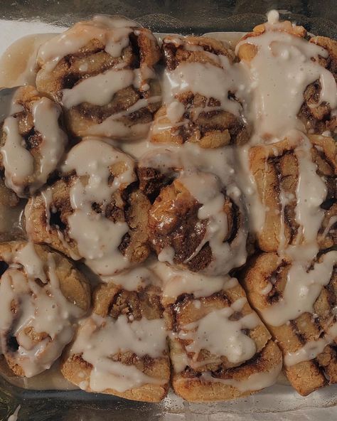 Tayler McKellop on Instagram: “sticky cinnamon buns to get through the week! i went off of @wellnesswithsoph honey buns, check her out for so many good recipes and inspo…” Healthy Honey Bun Recipe, Protein Honey Buns, Honey Buns Aesthetic, Cinammon Buns Aesthetic, Cinnamon Buns Body Wash, Sticky Cinnamon Buns, Good Recipes, Honey Bun, Honey Buns