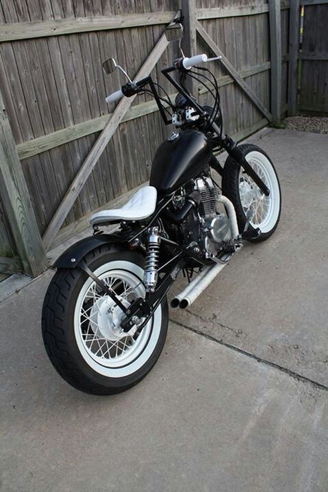 Sweet !!! Honda Shadow Bobber, Bobber Seat, Shadow Bobber, Honda Bobber, Cb 450, Celana Kargo, Мотоциклы Cafe Racers, Harley Bobber, Classic Harley Davidson