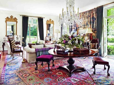 The living room of Ricky and Ralph Lauren’s home in Bedford, NY. Ralph Lauren Home Dining Room, Ralph Lauren Dining Room, Ralph Lauren Room, Ralph Lauren Home Living Room, Ralph Lauren House, Bedford Ny, Penthouse In New York, Mahogany Bed, Home Dining Room