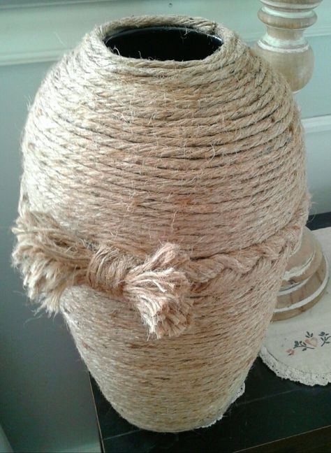 Jute Vase, Jute Bottle Decoration, Jute Rope Vase Diy, Jute Rope Bottle Craft, Vase With Jute Rope, Jute Flower Vase, Barnwood Table, Altered Jars, Rope Decor