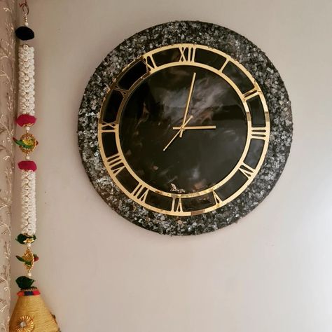 An epoxy resin wall clock in 18inches. Made using real crystal stones Size and color can be customized. Connect with me at 7351005555 Black And White Resin Clock, Black Resin Clock, Resin Wall Clock Design, Epoxy Resin Wall, Resin Wall Clock, Resin Clock, Abstract Art Paintings Acrylics, Resin Work, Black Clocks