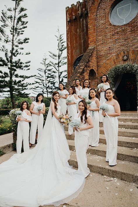 This Bride Had Her Bridesmaids Wear All-White Jumpsuits! | https://brideandbreakfast.ph/2020/03/06/bridesmaids-in-white-jumpsuits/