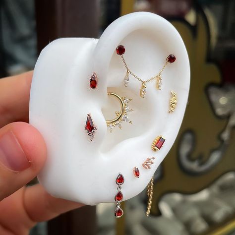 Skin Deep Olean | Oooooh 🔥 All new Garnet jewelry in stock from @buddhajewelryofficial and @junipurrjewelry ✨ I would DIE to do… | Instagram Ear Piercing Styling, Ear Setup, Full Ear Piercings, New Ear Piercing, Ear Curation, Unique Ear Piercings, Ear Cuff Piercing, Dope Jewelry Accessories, Piercing Inspo