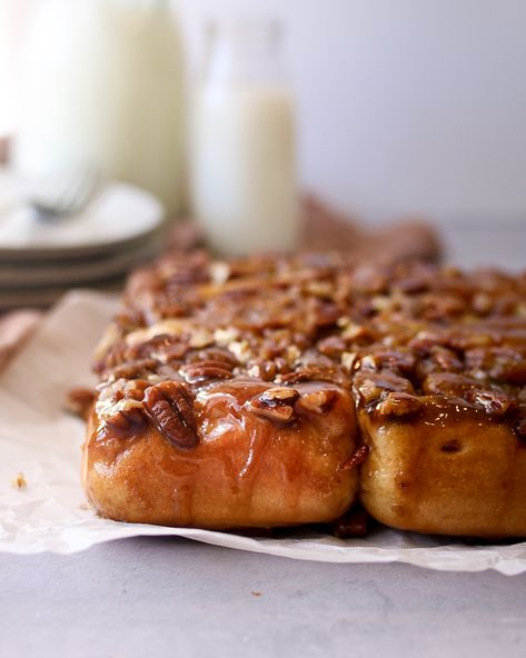 Caramel Apple Pecan Sticky Buns - Lo's Kitchen Apple Buns, Easy Sticky Buns, Orange Sweet Rolls, Brioche Dough, Mini Cinnamon Rolls, Mini Bun, Pecan Sticky Buns, Orange Rolls, Caramelized Sugar