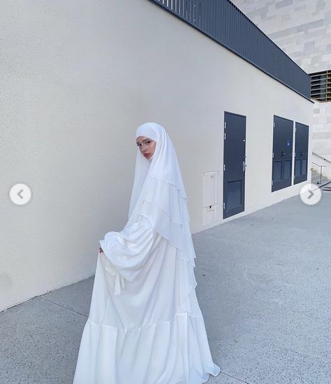 White Khimar Aesthetic, White Abaya Aesthetic, Hijabi White Dress, Abaya Hijab Styles, White Abaya Outfit, Dress White Hijab, White Niqab, White Khimar, Abaya Outfit Ideas