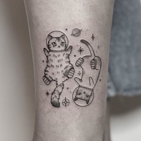 Tattoo Gato, Cat Tattoo Ideas, Kitten Tattoo, Maching Tattoos, Cat Tattoo Simple, Simple Arm Tattoos, Space Tattoo, Matching Tattoo, Small Tattoo Designs