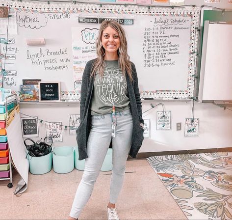 Teacher Aide Outfits, Student Teaching Outfits, Teacher Aide, Cute Teacher Outfits, Teachers Aide, Teaching Outfits, Teacher Outfit, Teacher Style, Teacher Outfits