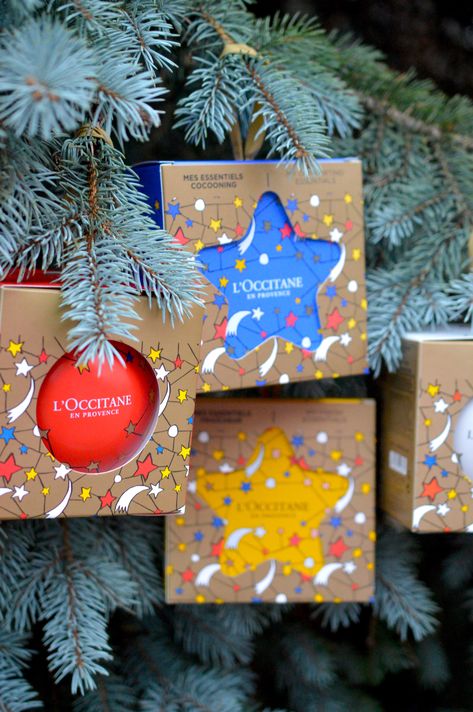 Diy Holiday Ornaments, Holiday Packaging Design, Cosmetic Gift Set, Beauty Advent, Holidays Ideas, Beauty Advent Calendar, Online Promotion, Christmas Ornaments Gifts, Event Gifts