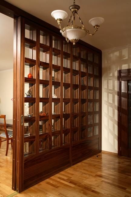 partition wall design ideas and room dividers to separate living spaces Wooden Wall Partition, Room Divider Ideas Diy, Wooden Partition Design, Modern Partition Walls, Room Partition Wall, Wood Partition, Partition Designs, Wall Partition Design, Glass Partition Wall