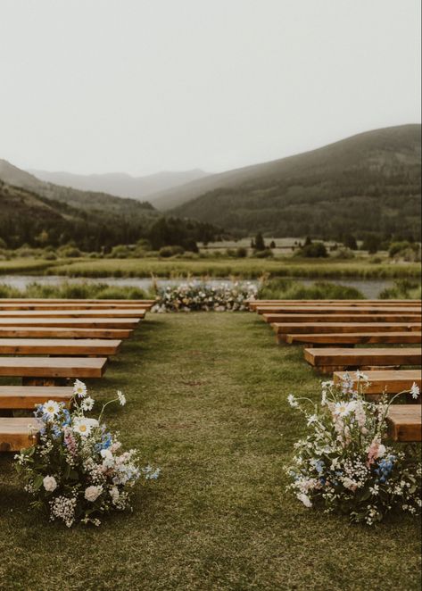 Outside Wedding Ceremonies, Wedding Arches Outdoors, Rainy Wedding Day, Summer Wedding Ceremony, Summer Camp Wedding, Backyard Wedding Ceremony, Neutral Bridesmaid Dresses, Neutral Wedding Colors, Indoor Wedding Ceremonies