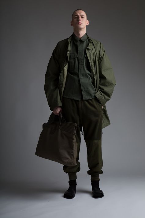 Vintage Military Parka, Men's Shirt and Sweatpants, Issey Miyake Bag. Designer Clothing Dark Minimal Street Style Fashion Military Style Outfits, Military Style Man, Military Parka, Military Looks, Mens Fashion Smart, Mens Parka, Military Outfit, Vintage Military, Military Inspired