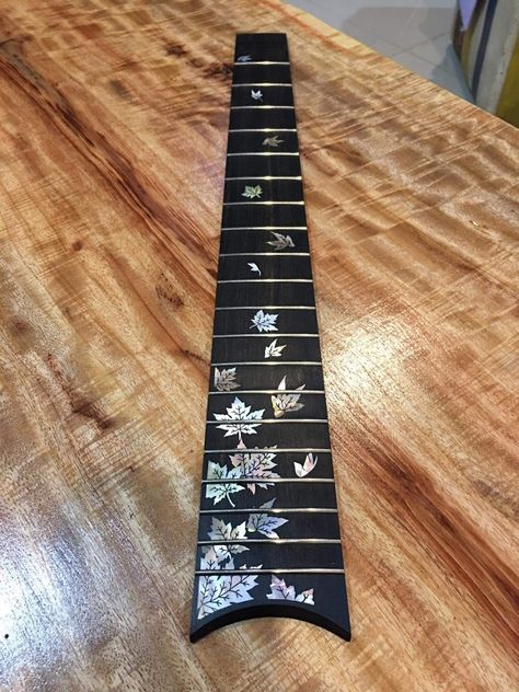 Guitar Inlay Design, Guitar Fretboard Design, Musical Crafts, Acoustic Guitar Art, Custom Acoustic Guitars, Instrument Craft, Yamaha Guitar, Guitar Inlay, Guitar Fretboard