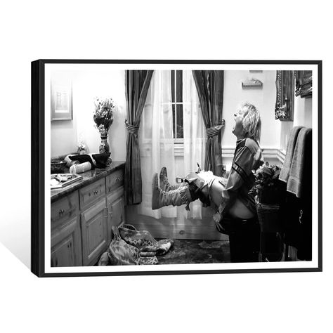 PRICES MAY VARY. 【Dumb and Dumber Bathroom Art 】size 12x16 in（about 30x40cm）Includes a black aluminum frame.The 90's vintage wall art comedy black and white style movie posters is perfect for your bathroom or restroom decor. Complementing any style of bathroom will feel just right, and it's sure to make your guests laugh. Whether you're displaying it to make your guests laugh, or want to complement a minimalist theme, we have a range of bathroom decorations to complete your bathroom decor! 【Blac Black White Poster, Funky Prints, Black White Vintage, Cool Wall Decor, Bathroom Art, Painting Bathroom, Vintage Humor, Room Posters, Pictures To Paint