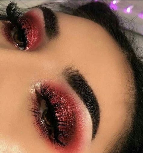 Halloween Makeup Look, Honey Beauty, Black Eye Makeup, Red Eye Makeup, Video Makeup, Smokey Eyeshadow, Red Eyeshadow, Smink Inspiration, Red Makeup