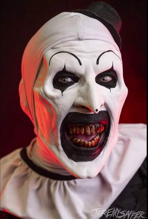 Horror Icons Art, Horror Sleeve, Terrifier 3, Horror Movies Funny, Clown Tattoo, Dark Portrait, Scary Movie Characters, Clown Mask, Horror Movie Icons