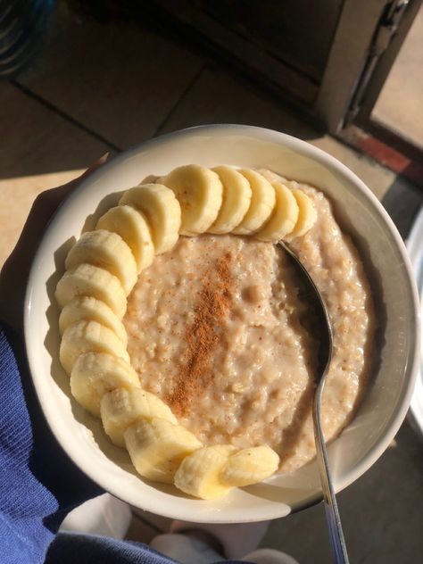 The usual serving size is ½ cup oats to 1 cup of water, milk or combination of both. Then place in the microwave without a cover on it (we don’t want any microwave accidents when the liquid boils). Microwave on high for 2 minutes and the consistency should be perfect. Cup Of Water, Breakfast Idea, Serving Size, Bananas, 1 Cup, Oats, Oatmeal, Milk, Collage