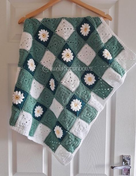 Crochet Quilts, Crochet Blanket Designs, Making Stuff, Crochet Daisy, Knitted Afghans, Sweater Knitting, Crochet Quilt, Crochet Patterns Free Blanket, Haken Baby