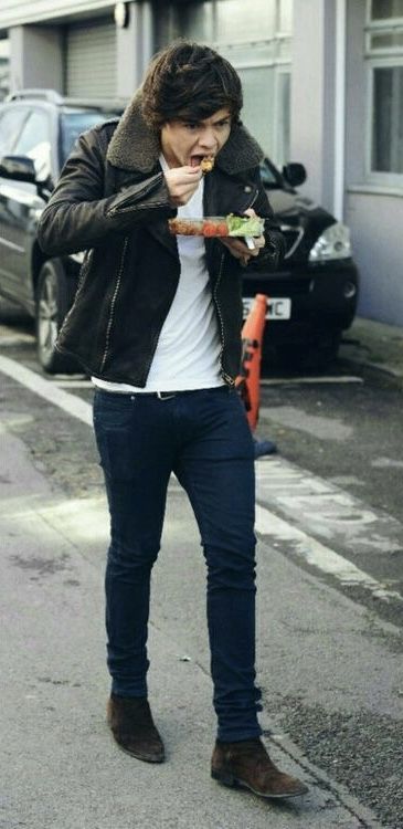 Harry❣️ Harry Styles Full Body Picture, Full Body Picture, One Direction Harry Styles, Picture Stand, Cardboard Cutouts, Cardboard Cutout, One Direction Harry, I Adore You, Body Picture