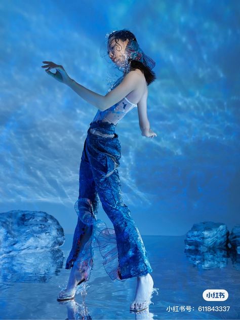 Water Inspired Photoshoot, Mermaid Studio Photoshoot, Water Photoshoot Studio, Photoshoot Blue Background, Water Fashion Editorial, Mermaid Photoshoot Ideas, Reflective Photoshoot, Water Projector, Fashion Photography Studio