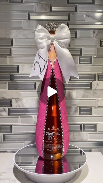 𝐂𝐮𝐬𝐭𝐨𝐦 𝐁𝐨𝐭𝐭𝐥𝐞𝐬 𝐃𝐅𝐖 ✨ on Instagram: "Pink & sparkly is the way into any girls heart 😩🩷✨ loved this Don Julio 1942 🎀
-
-
-
-
-
-
#donjulio #donjulio1942 #donjuliorosado #pink #glitter #coquette #birthdaygirl #21 #kaliuchis #karolg #botellapersonalizada #botellasdecoradas #custommade #custombottles #bottleart #bottleartist #sparklewithnini #dfw #arlington" Don Julio Bottle Decorated, Decorated Bottles, Girls Heart, Pink Sparkly, Custom Bottles, Bottle Art, Pink Glitter, Bottles Decoration, Girl Birthday