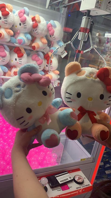 Japanese Claw Machine, Sanrio Claw Machine, Claw Machine Aesthetic, Cute Claw Machine, Arcade Claw Machine, Sanrio Cafe, Toy Claw Machine, Claw Game, Tokyo Japan Travel