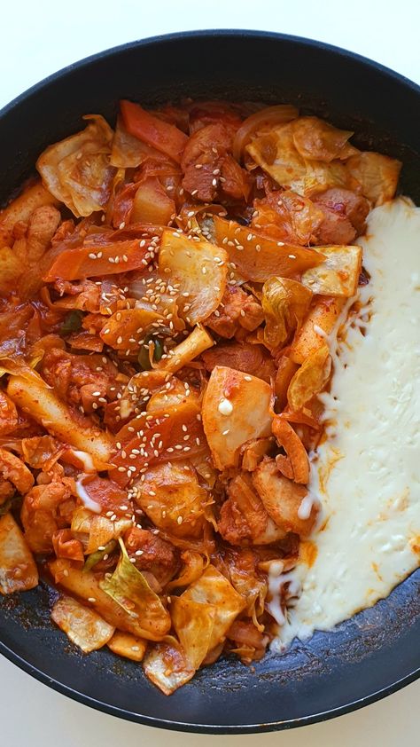 Chicken Dakgalbi Recipe, Chuncheon Dakgalbi, Chicken Dakgalbi, Bibim Gooksu, Korean Galbi, Dak Kalguksu, Korean Dak Galbi, Chuncheon, Dump Ideas