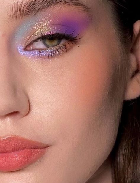 Blue Pink And Purple Makeup, Eras Makeup Look, 1989 Inspired Makeup, 1989 Era Makeup, The Eras Tour Makeup Ideas, 1989 Makeup, The Eras Tour Makeup, Watercolor Eyeshadow, Eras Tour Makeup