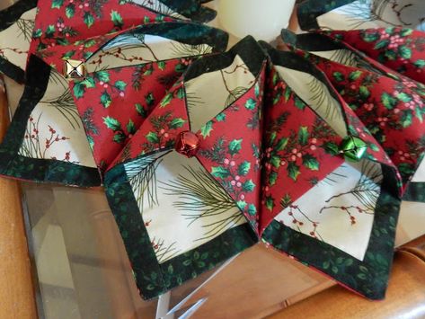 JoZart: Patchwork Table Centre & Last of the Christmas Makes Fabric Candle Holder, Sew Gifts, Fabric Candle, Quilted Placemat Patterns, Placemat Patterns, Quilted Placemat, Christmas Quilting Projects, Sewing Christmas Gifts, Quilt Christmas