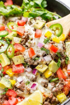 Keto Burrito Bowl with Beef and Cauliflower Rice Keto Burrito Bowl, Beef And Cauliflower Rice, Keto Burrito, Burrito Bowls Recipe, Breakfast Low Carb, Starting Keto Diet, Low Carb Diets, Ketogenic Diet Meal Plan, Ketogenic Diet Plan