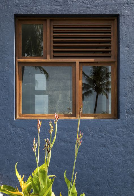 Toilet Ventilation Window Design, Wall Ventilation Design, Toilet Window Ideas, Wood Window Design, Ventilator Design, Ventilation Window Design, Wooden Joinery, Tropical Windows, Window Ventilation