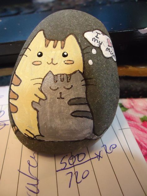 Mother's Day painted rock ideas, mom, hug, #keenfamily Decorated Rocks, Diy Rocks, Kid Rocks, Painted Rock Cactus, Painted Rock Ideas, Rock Cactus, Animal Hugs, Painted Pebbles, Painted Rock Animals