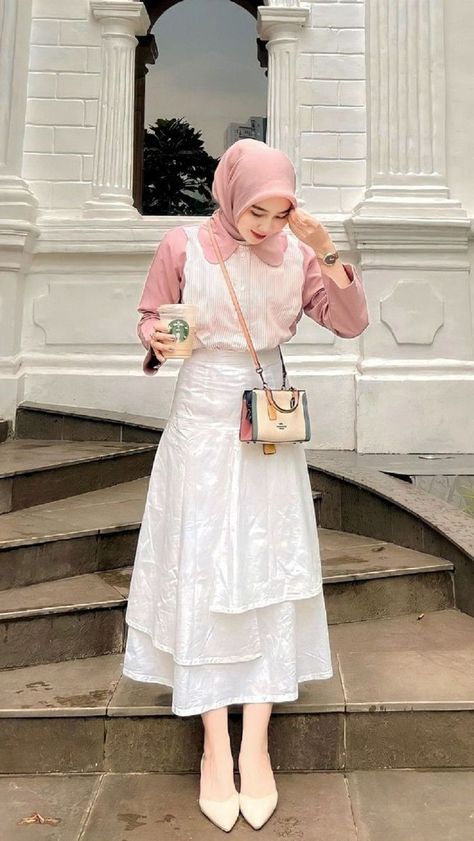 #hijabcasual #gamissyari #FlashSale #photography #hijabibloggers #hijab_am_ #styleblogger #hijabinstan #hijabchamber #Terbaru #hijabdaily Outfit Hijab Ideas, Korean Style Hijab, Outfit Ngampus, Ootd Korean Style, Smart Casual Women Outfits, Outfit Hijab Casual, Ootd Poses, Ootd Hijab Casual, Outfit Korean Style