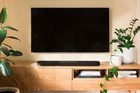 Soundbar Ideas Living Rooms, Mounted Tv And Sound Bar, Tv With Sound Bar On Wall, Tv Sound Bar Ideas, Sound Bar Under Tv, Sound Bar Mounting Ideas, Soundbar Ideas, Tv Deck, Under Tv Ideas