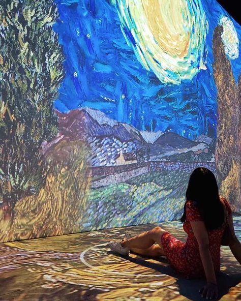 Immersive Van Gogh Phoenix exhibit #vangoghart #immersiveart Van Gogh Photography, Van Gogh Meusem, Immersive Van Gogh Exhibit, Van Gogh Photo Ideas, Van Gogh Exhibition Aesthetic, Van Gogh 360 Aesthetic, Van Gogh Exhibition Photoshoot, Van Gogh Exhibition Outfit, Van Gogh Museum Aesthetic