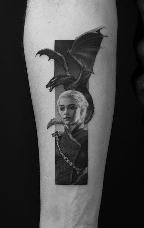 Daenerys Targaryen Tattoo Emilia Clarke Tattoo, Daenerys Targaryen Tattoo, Stranger Things Tattoo, Targaryen Tattoo, Game Of Thrones Tattoo, Movie Tattoos, The Best Game, Intricate Tattoo, Red Ink Tattoos