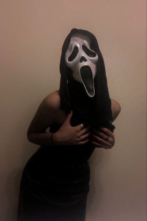 Ghost Face Costume Women, Face Pictures, Ghost Faces, Face Photo, Halloween Pictures, Halloween Costumes Women, Gossip Girl, Aesthetic Pictures, Dc Comics