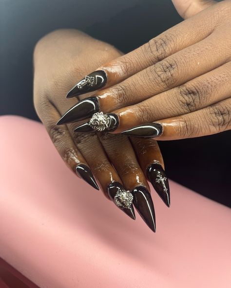 Werewolf baddie nails😛💅 ~Acrylic set ✨ ~DM to book (acrylics, gel-x, & gel manis) 📍Brooklyn, NYC DM me for custom luxurious press on nails💅 comes with full prep kit! DM for more info Shop ready to ship jewelry & press on nails @baesbling #brooklyn #nyc #nycnailtech #brooklynnailtech #explore #AcrylicNails #nailart #TrendingNails#TrendingAcrylicNails Baddie Nails Acrylic, Baddie Nails, Acrylic Set, Nails Acrylic, Nail Tech, Press On Nails, Dm Me, Acrylic Nails, Brooklyn