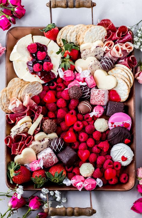 Charcuterie Board For Valentines Day, Valentine Day Charcuterie Board, Dessert Charcuterie Board Valentines, Valentine Bunco Ideas, Valentine Charcuterie Board Ideas, Valentine’s Day Charcuterie Board, Valentines Themed Food, Charcuterie Board Valentines, Valentine Bunco