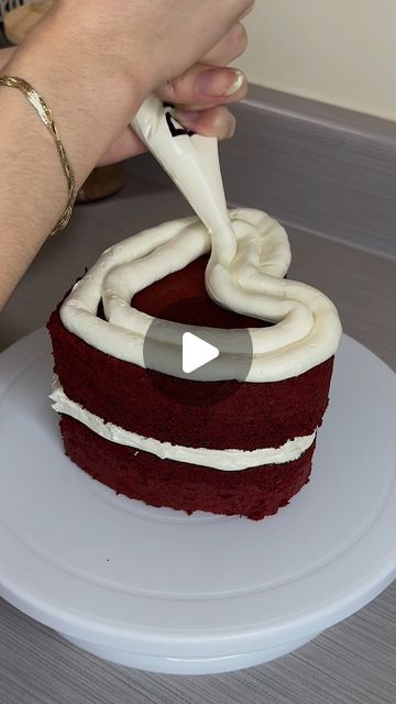 How To Decorate Cakes For Beginners, How To Decorate A Cake For Beginners, Red Velvet Cake Decoration, Beginner Baking, Heart Cake Decoration, Practice Makes Progress, Vintage Heart Cake, Heart Cakes, Heart Shaped Cakes