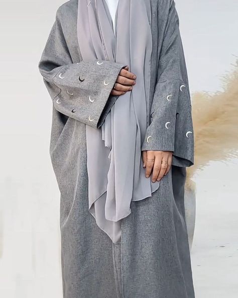 Maxi Dress Modest, Denim Abaya, Abaya Ideas, Linen Abaya, Eid Celebrations, Moon Embroidery, Open Kimono, Abaya Kimono, Muslimah Outfit