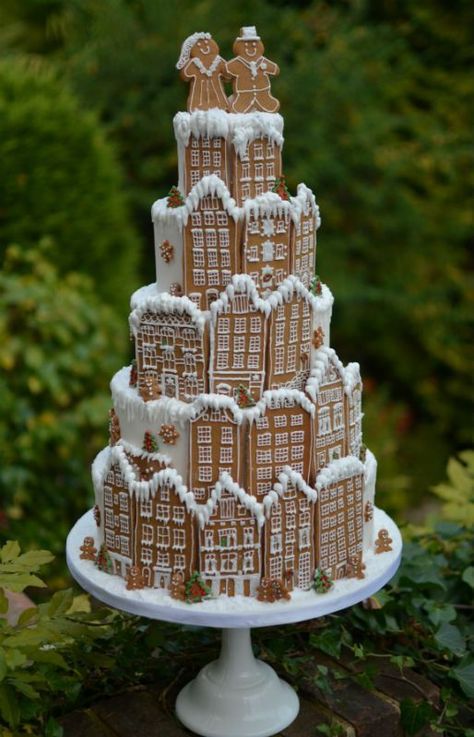 Gingerbread Wedding, Christmas Wedding Themes, Christmas Wedding Inspiration, Christmas Wedding Cakes, Different Wedding Cakes, Christmas Cake Designs, Small Wedding Cakes, Winter Wedding Cake, Xmas Cake