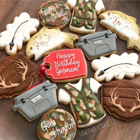 Huntin’, fishin’ & lovin’ everyday...- @lukebryan 🦌🎣🎯 Camo Cookies, Cowgirl Cookies, Camping Cookies, Duck Cookies, Fish Cookies, Hunting Birthday, Sugar Cookie Royal Icing, Cookie Business, Fancy Cookies