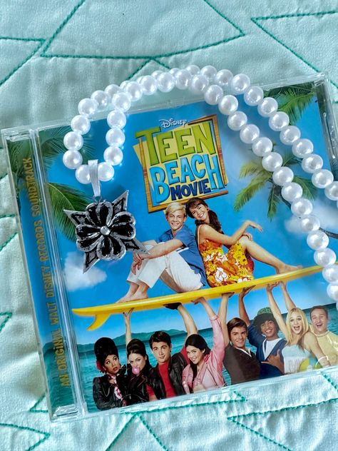 Teen Beach Movie Aesthetic, Teen Bech Movie, Nostalgic 2000s, Nostalgic Summer, Grinch Characters, Prince Of Egypt, S Necklace, Tv Schedule