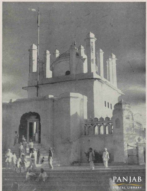 Gurduara Katalgarh Sahib, #Chamkaur Sahib, Distt.Ropar, Punjab India. The First Battle  Guru Gobind Singh ji faced in defense after leaving Anandpur Sahib (1702). Year of the picture is not known, but it looks like 60-70 year old. Thanks PanjabDigitalLibrary. Chamkaur Sahib Battle, Chamkaur Sahib, Punjab History, Nankana Sahib, Anandpur Sahib, Guru Gobind Singh Ji, Guru Gobind Singh, Guru Pics, Gurbani Quotes