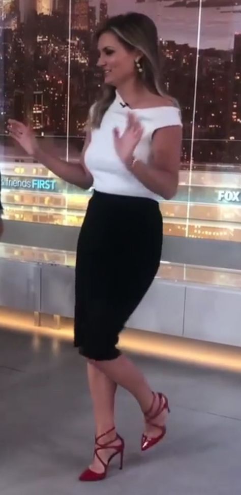 Jillian Mele, Female News Anchors, News Anchor, Hot Dress, In Hot, Trunk, High Waisted Skirt, Pencil Skirt, Sports