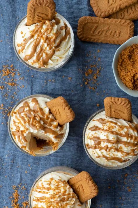 Speculoos Recipe, Cheesecake Lotus, Cheesecake Shots, Biscoff Recipes, Dessert Shots, Types Of Desserts, The Senses, Mini Desserts, No Bake Cookies