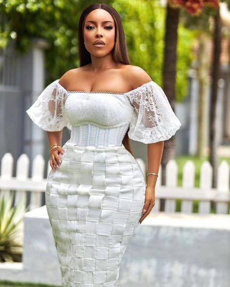 Silk Styles, White Gown Dress, Anniversary Dress, Tight Dress Outfit, Civil Wedding Dresses, Best African Dresses, Dinner Dress Classy, African Lace Dresses, Elegant Dresses Classy